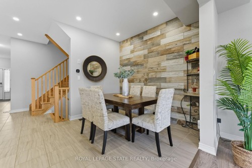 71 Bradbury Road, Hamilton, ON - Indoor Photo Showing Dining Room