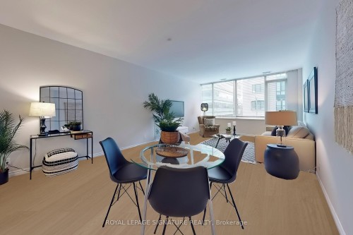 209-980 Yonge Street, Toronto, ON - Indoor Photo Showing Dining Room
