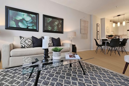 209-980 Yonge Street, Toronto, ON - Indoor