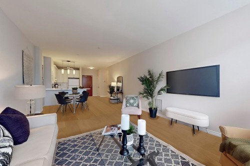 209-980 Yonge Street, Toronto, ON - Indoor Photo Showing Living Room