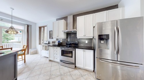 69 Vine Cliff Boulevard, Markham, ON - Indoor Photo Showing Kitchen