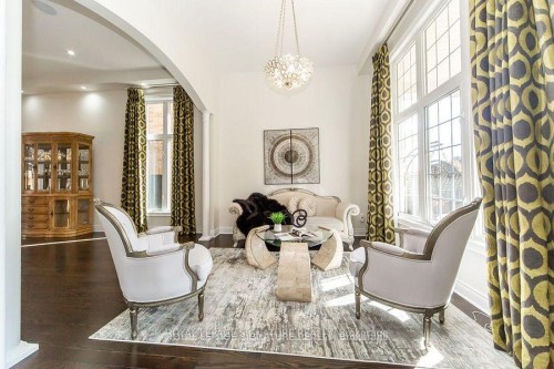 37 Royal West Drive, Brampton, ON - Indoor Photo Showing Other Room