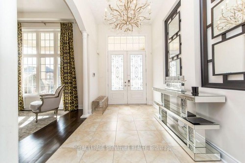 37 Royal West Drive, Brampton, ON - Indoor Photo Showing Other Room