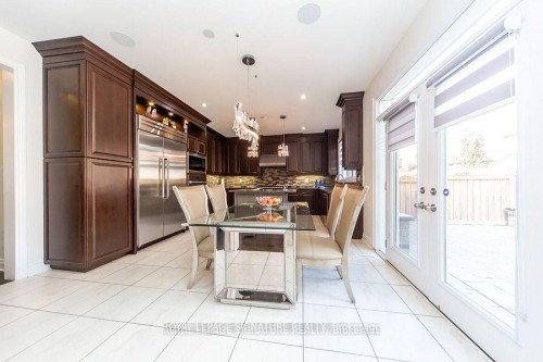 37 Royal West Drive, Brampton, ON - Indoor Photo Showing Dining Room