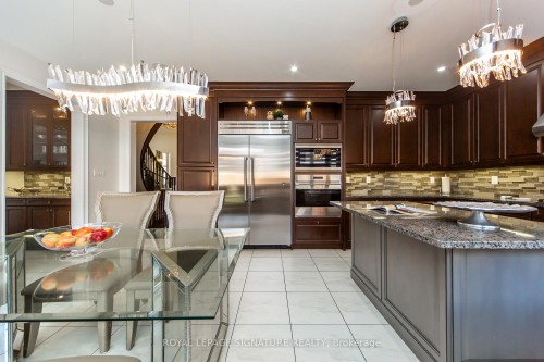 37 Royal West Drive, Brampton, ON - Indoor