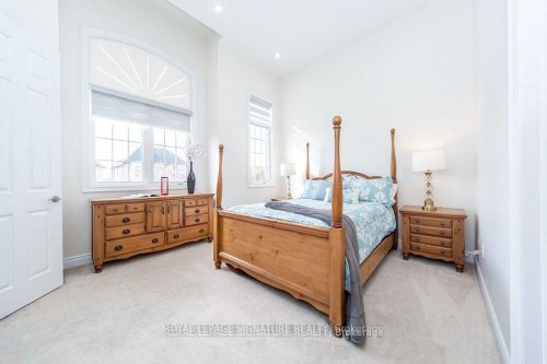 37 Royal West Drive, Brampton, ON - Indoor Photo Showing Bedroom