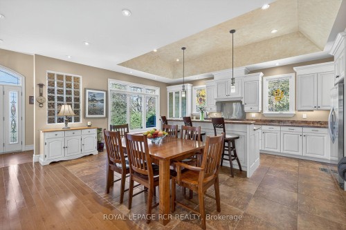 181 Queen Street S, New Tecumseth, ON - Indoor Photo Showing Dining Room