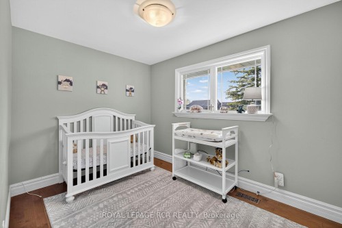 181 Queen Street S, New Tecumseth, ON - Indoor Photo Showing Bedroom