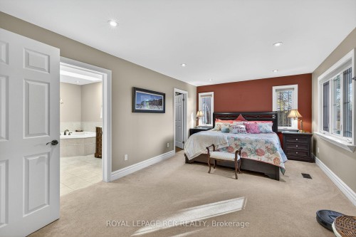 181 Queen Street S, New Tecumseth, ON - Indoor Photo Showing Bedroom