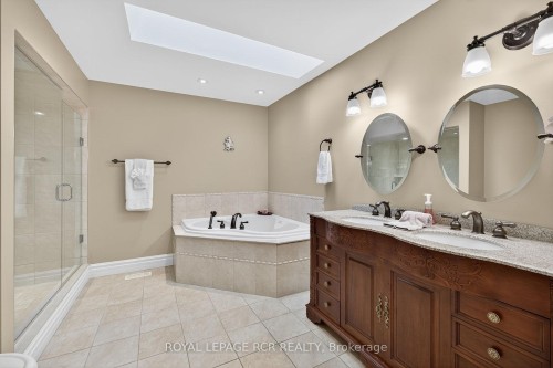 181 Queen Street S, New Tecumseth, ON - Indoor Photo Showing Bathroom