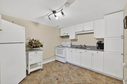 181 Queen Street S, New Tecumseth, ON - Indoor Photo Showing Kitchen With Double Sink