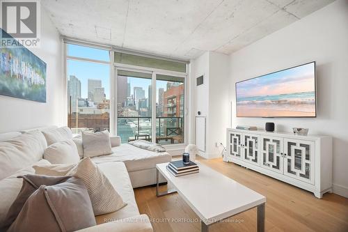 1013 - 333 Adelaide Street E, Toronto, ON - Indoor Photo Showing Living Room