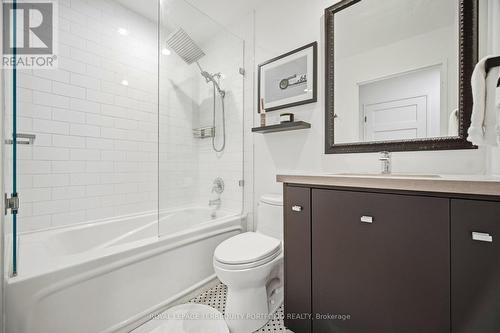 1013 - 333 Adelaide Street E, Toronto, ON - Indoor Photo Showing Bathroom