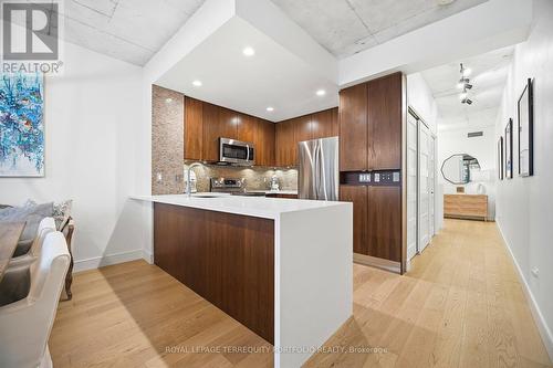 1013 - 333 Adelaide Street E, Toronto, ON - Indoor Photo Showing Kitchen