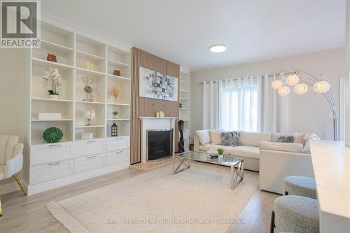 25 - 31 Sunvale Place, Hamilton, ON - Indoor Photo Showing Living Room With Fireplace