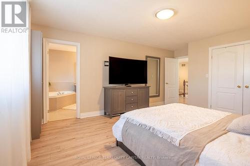 25 - 31 Sunvale Place, Hamilton, ON - Indoor Photo Showing Bedroom