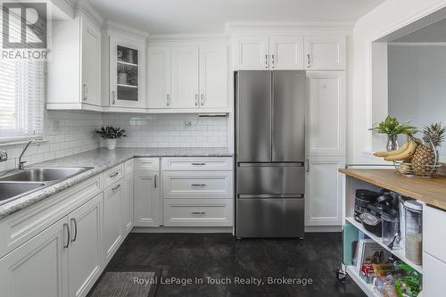 Plenty of Storage - 4 - 233 Innisfil Street, Barrie (Allandale Centre), ON - Indoor Photo Showing Kitchen With Double Sink With Upgraded Kitchen