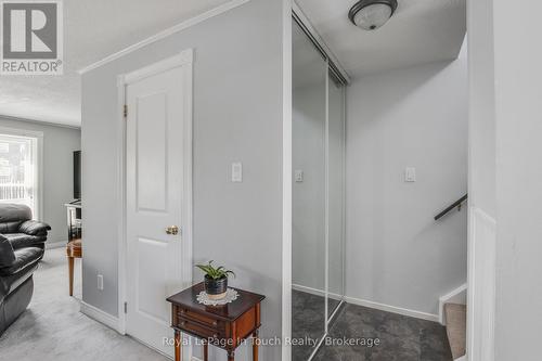 Powder Room - 4 - 233 Innisfil Street, Barrie (Allandale Centre), ON - Indoor Photo Showing Other Room