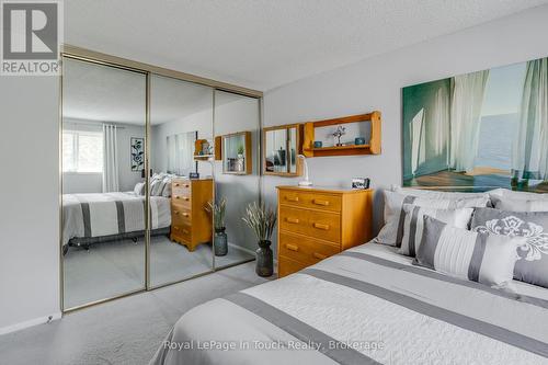 4 - 233 Innisfil Street, Barrie (Allandale Centre), ON - Indoor Photo Showing Bedroom