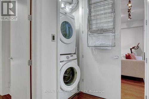 302 - 330 Loretta Avenue S, Ottawa, ON - Indoor Photo Showing Laundry Room