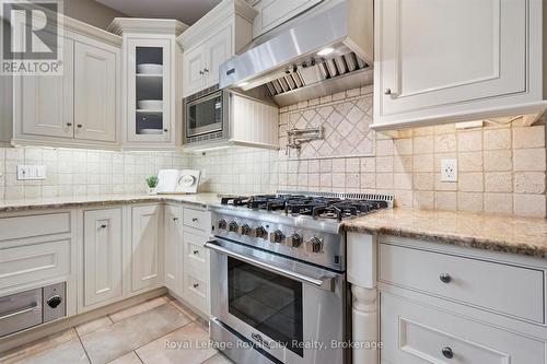 66 Grange Street, Guelph (St. George'S), ON - Indoor Photo Showing Kitchen With Upgraded Kitchen