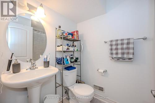 23 - 23 Kingsbury Square, Guelph (Pineridge/Westminster Woods), ON - Indoor Photo Showing Bathroom