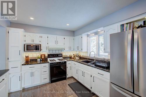 675 Prospect Street, Minto, ON - Indoor Photo Showing Kitchen