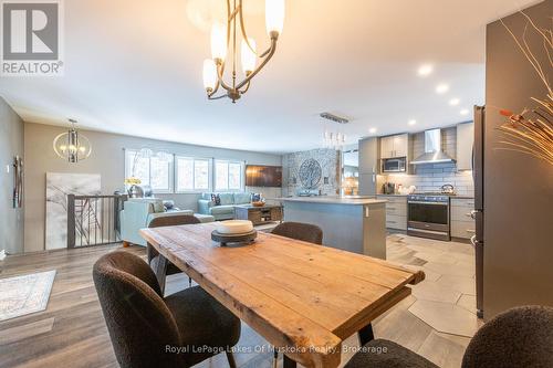 256 Woodland Drive, Huntsville (Chaffey), ON - Indoor Photo Showing Dining Room