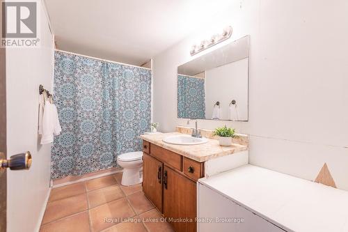 256 Woodland Drive, Huntsville (Chaffey), ON - Indoor Photo Showing Bathroom
