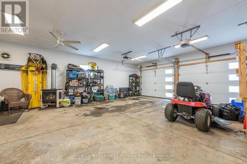 256 Woodland Drive, Huntsville (Chaffey), ON - Indoor Photo Showing Garage