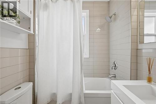 43 Belview Avenue, Hamilton, ON - Indoor Photo Showing Bathroom
