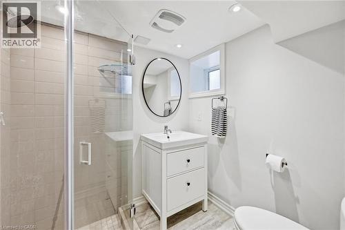 43 Belview Avenue, Hamilton, ON - Indoor Photo Showing Bathroom