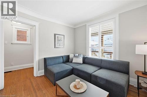 43 Belview Avenue, Hamilton, ON - Indoor Photo Showing Living Room