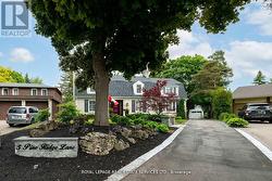 5 PINE RIDGE LANE  Brampton, ON L6W 1G6