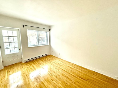 Salon - 2-5385 10E Avenue, Montréal (Rosemont/La Petite-Patrie), QC - Indoor Photo Showing Other Room