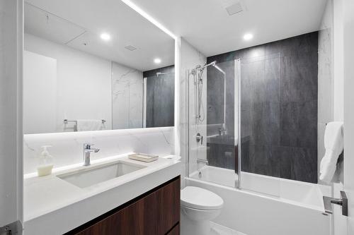 Bathroom - 1106-628 Rue St-Jacques, Montréal (Ville-Marie), QC - Indoor Photo Showing Bathroom