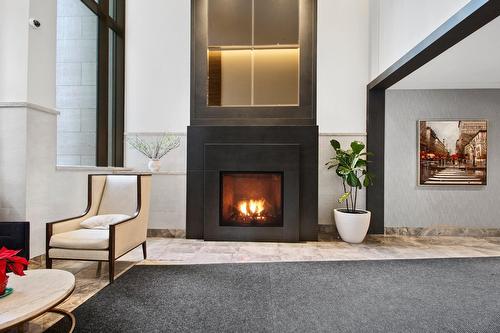 Other - 1106-628 Rue St-Jacques, Montréal (Ville-Marie), QC - Indoor Photo Showing Living Room With Fireplace