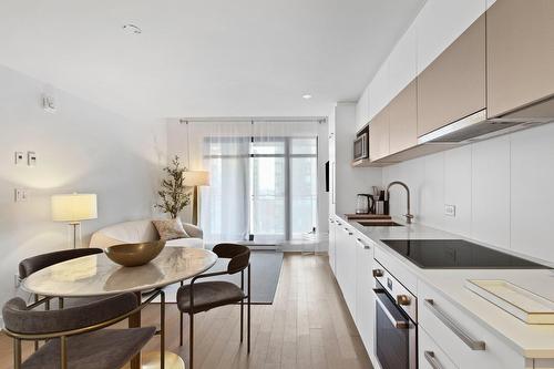 Dining room - 1106-628 Rue St-Jacques, Montréal (Ville-Marie), QC - Indoor Photo Showing Kitchen With Upgraded Kitchen