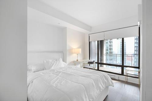 Bedroom - 1106-628 Rue St-Jacques, Montréal (Ville-Marie), QC - Indoor Photo Showing Bedroom