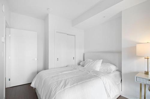 Bedroom - 1106-628 Rue St-Jacques, Montréal (Ville-Marie), QC - Indoor Photo Showing Bedroom