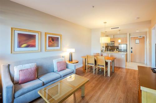 312-15 Park Place, Osoyoos, BC - Indoor Photo Showing Other Room