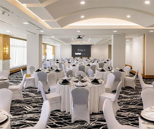 312-15 Park Place, Osoyoos, BC - Indoor Photo Showing Dining Room