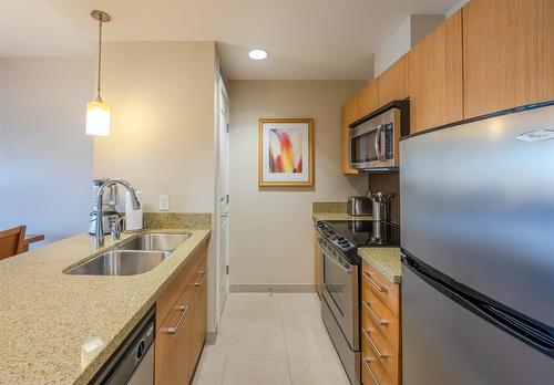 312-15 Park Place, Osoyoos, BC - Indoor Photo Showing Kitchen With Double Sink