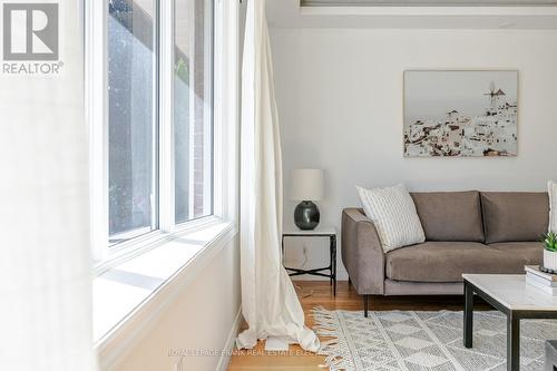 972 Southlawn Drive, Peterborough (Ashburnham Ward 4), ON - Indoor Photo Showing Living Room