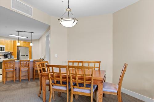 319-4205 Gellatly Road, West Kelowna, BC - Indoor Photo Showing Dining Room