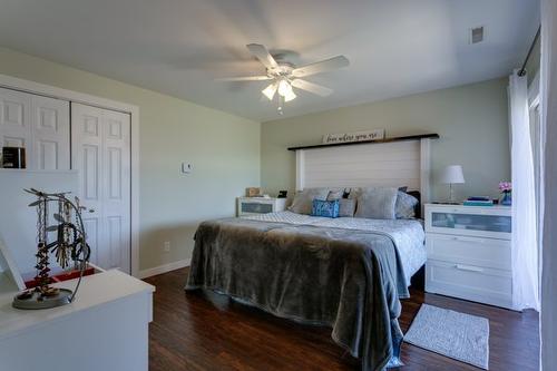1114-2440 Old Okanagan Highway, West Kelowna, BC - Indoor Photo Showing Bedroom