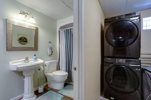 1114-2440 Old Okanagan Highway, West Kelowna, BC - Indoor Photo Showing Laundry Room