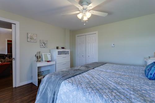 1114-2440 Old Okanagan Highway, West Kelowna, BC - Indoor Photo Showing Bedroom