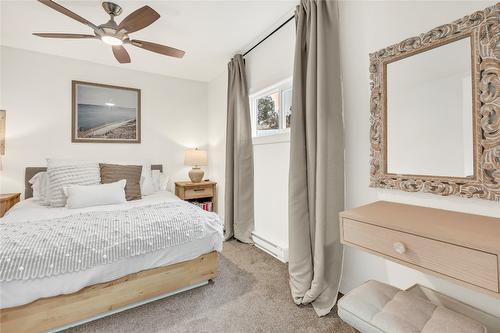 11716 Prairie Valley Road, Summerland, BC - Indoor Photo Showing Bedroom