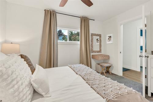11716 Prairie Valley Road, Summerland, BC - Indoor Photo Showing Bedroom
